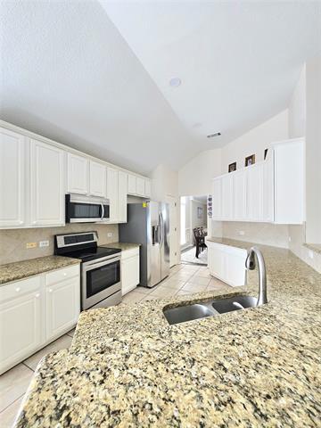 Building Photo - 2733 Club Ridge Dr
