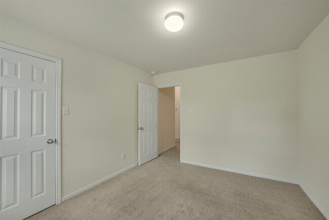 Building Photo - 10502 Chestnut Path Way
