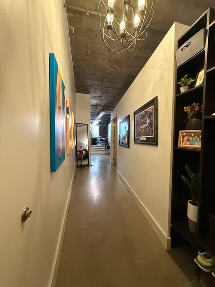 Building Photo - 718 Washington Ave N