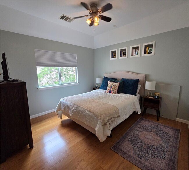 Building Photo - 8208 Endeavor Cir