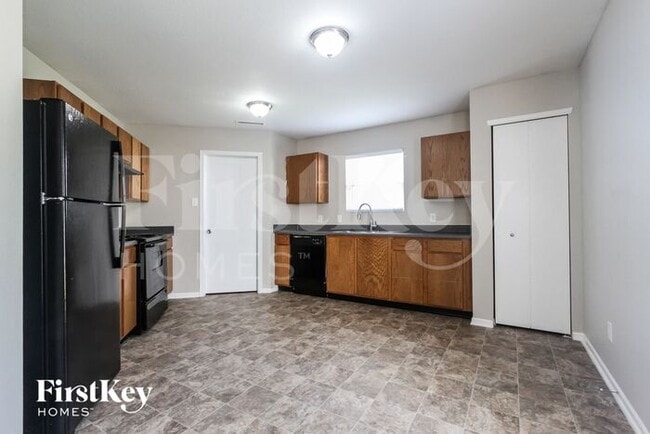 Building Photo - 10872 Zimmerman Ln