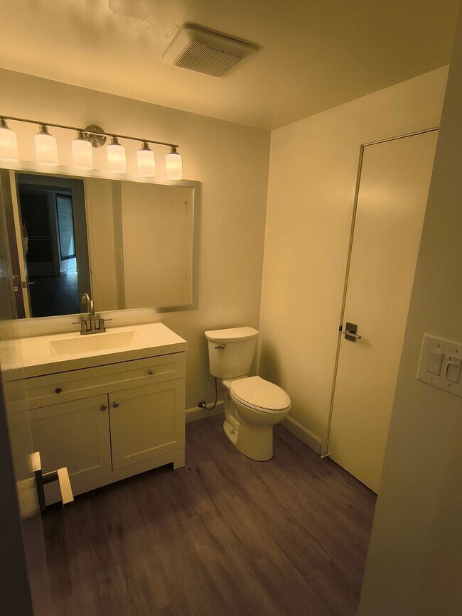 Building Photo - Newly Renovated Spacious 1BD/1 BA Property Available for Rent!!!