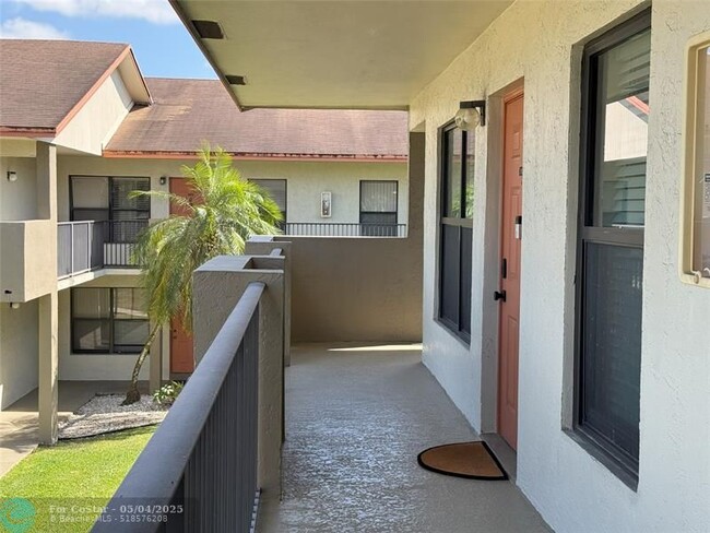 Building Photo - 5514 Courtyard Dr