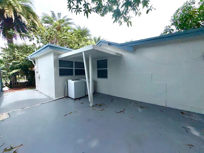 Building Photo - 9615 NW 3rd Ave