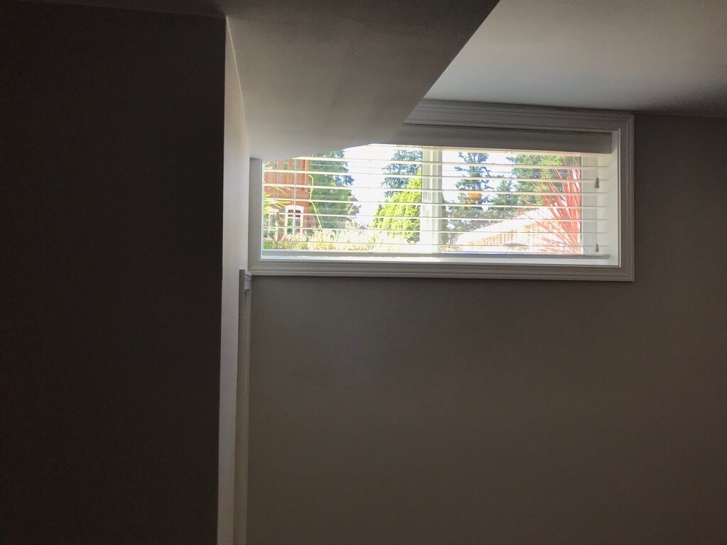 Building Photo - 706 N 188th St