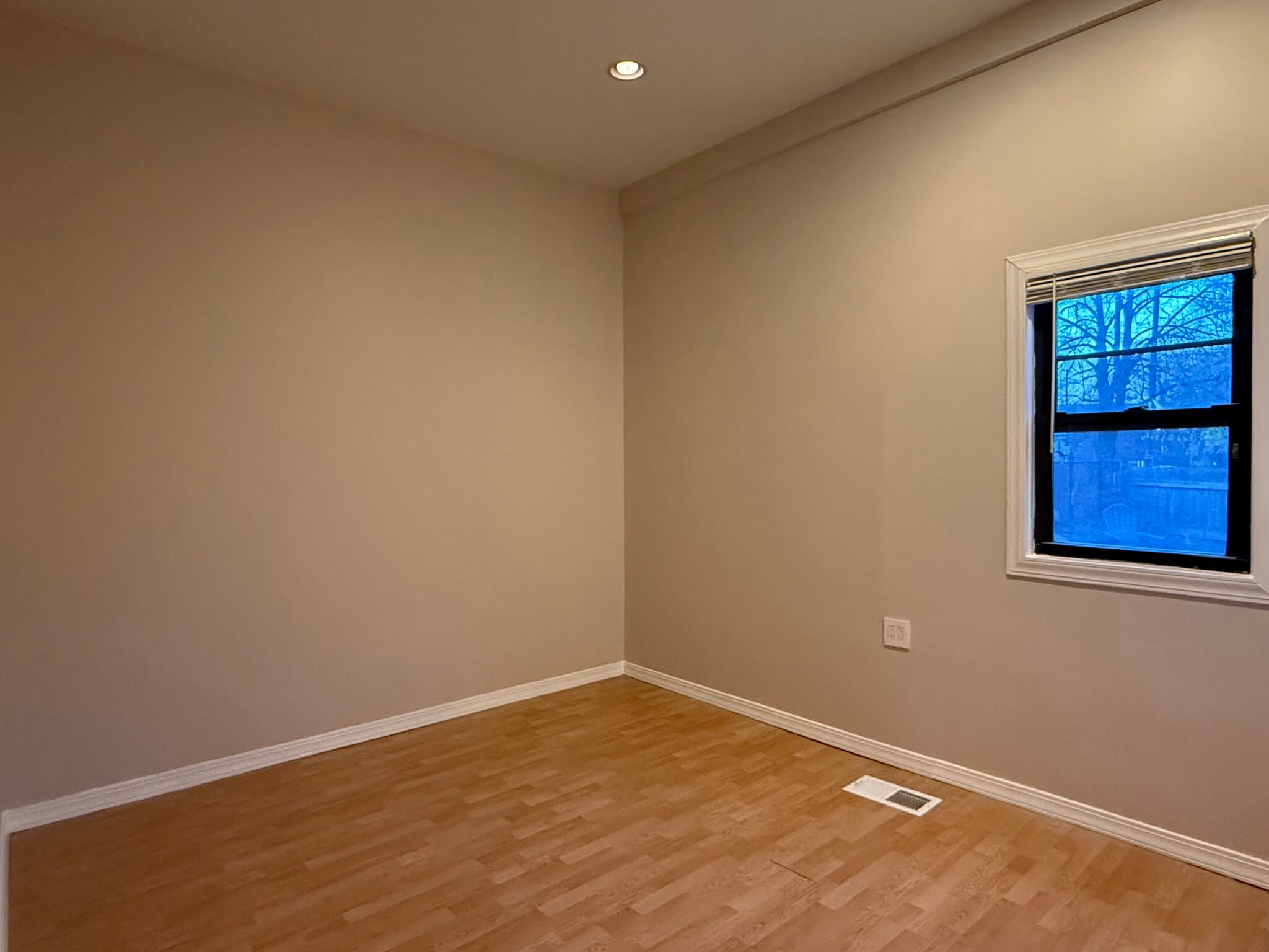 Building Photo - 2121 N California Ave