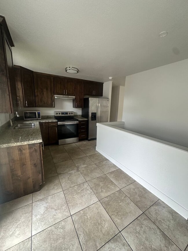 Building Photo - Beautiful home in Salt Lake!!