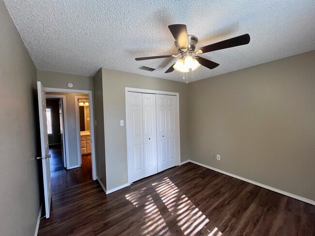 Building Photo - 5718 88th St