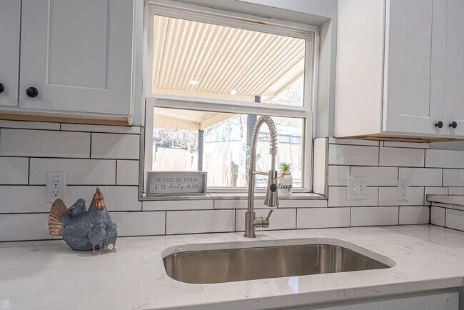 Building Photo - 474 Ridge Haven St