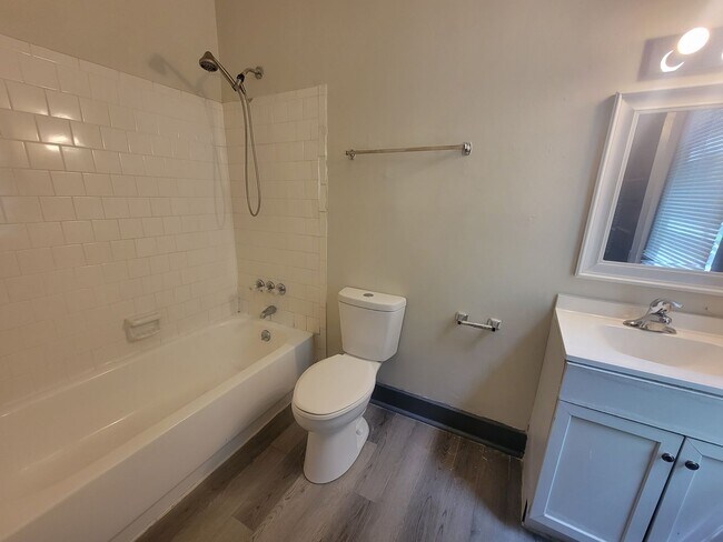 Building Photo - 508 3rd St