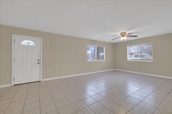 Building Photo - 1072 Grand Ave