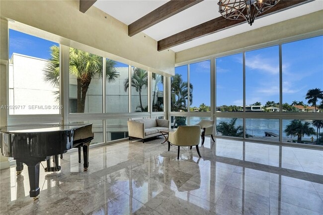 Building Photo - 20281 E Country Club Dr