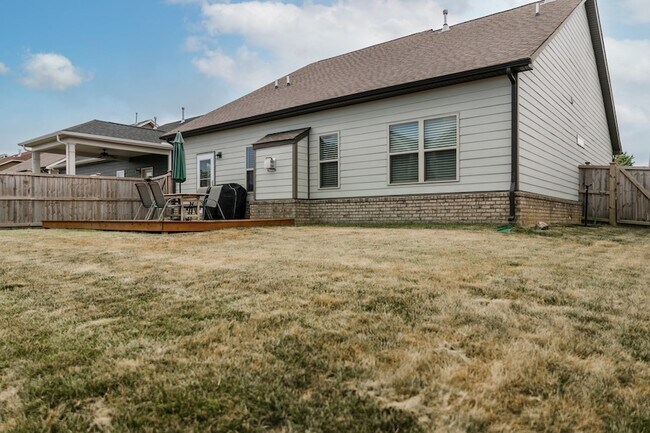 Building Photo - 40 Nokes Dr