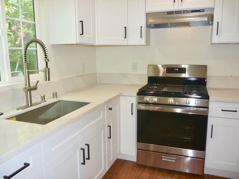 Building Photo - 1110 S Wooster St