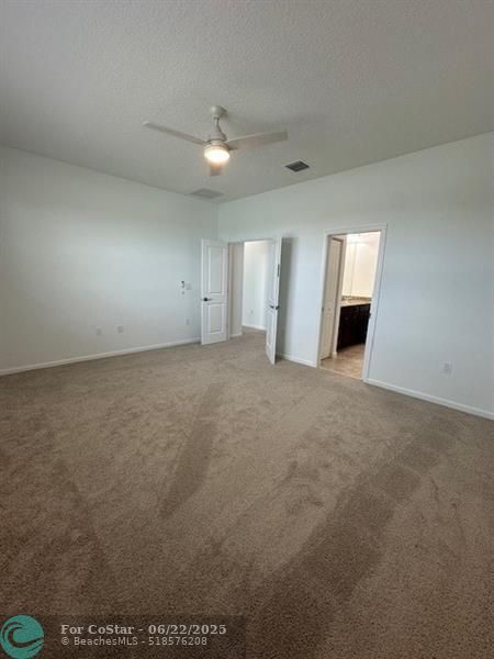 Building Photo - 4658 Longwood Lake Sq