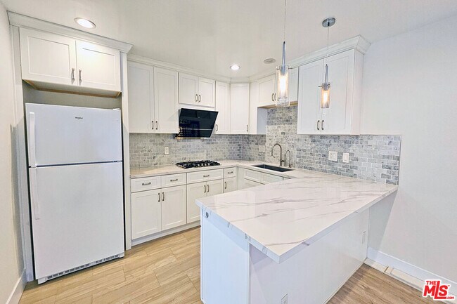 Building Photo - 126 Casuda Canyon Dr