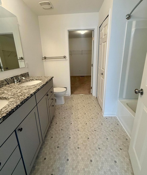 Building Photo - 2682 Valley Dr