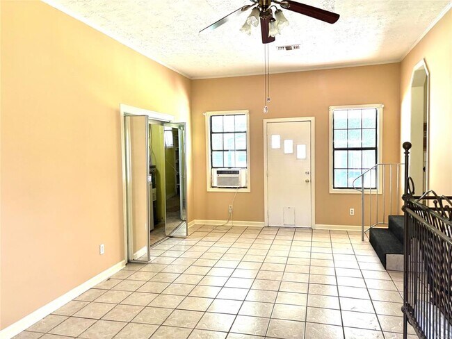 Building Photo - 1024 Gaddis Ave