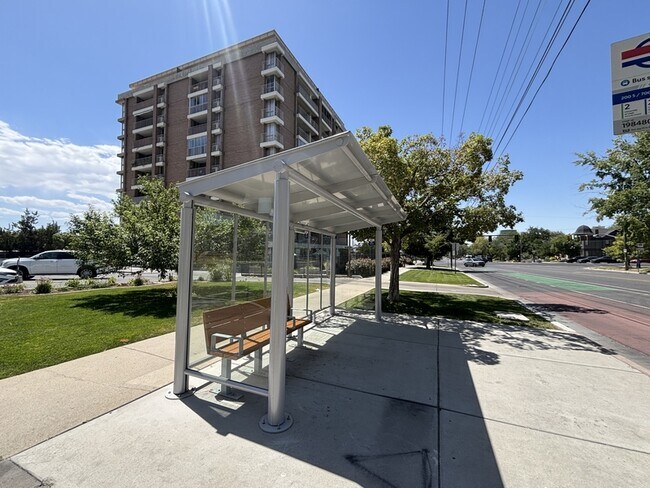 Building Photo - 710 E 200 S