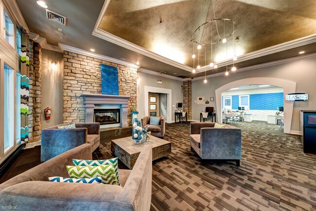 Building Photo - 1170 Galapago St