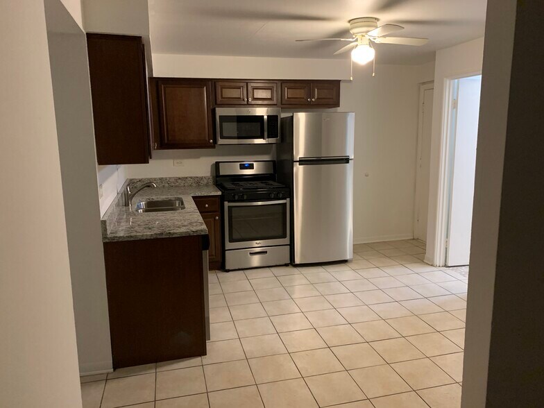 Building Photo - 1227 E Long Valley Dr