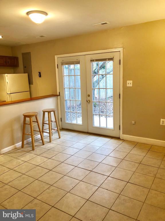 Building Photo - 7839 W Point Ct