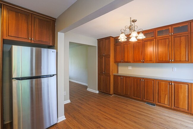 Building Photo - 1113 N Marlyn Ave