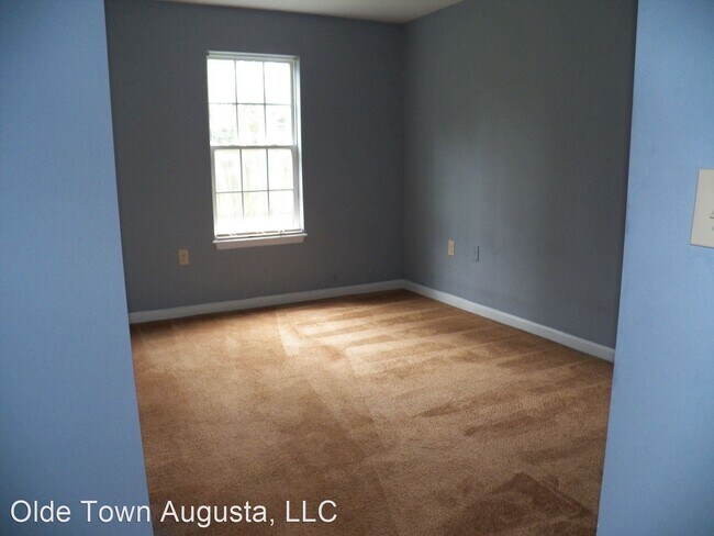 Building Photo - 604 3rd St