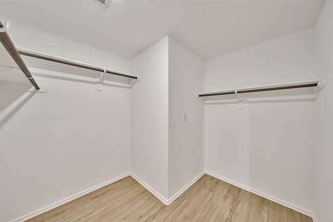 Building Photo - 3799 Solanum Dr