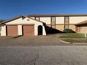 Building Photo - 1021 Pleasant Valley Ln