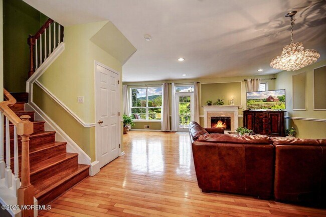 Building Photo - 319 Bernard Dr