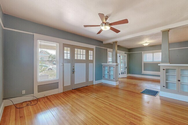 Building Photo - HISTORIC Edo BUNGALOW 2 Bedroom 1 Bath