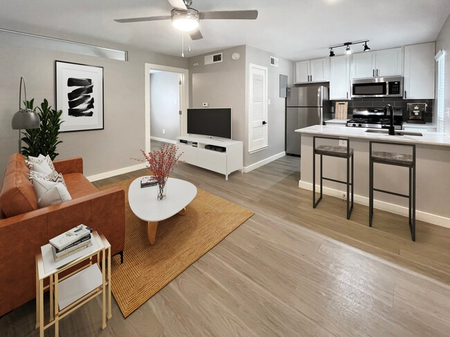 Building Photo - 43 Hyde Park