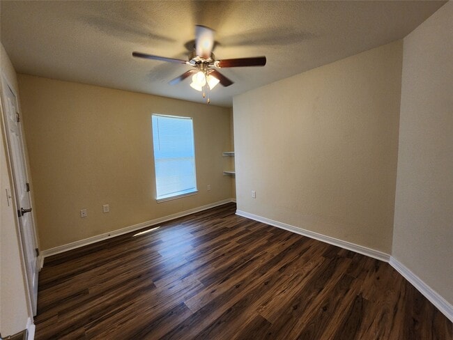 Building Photo - 2402 14th Ave N