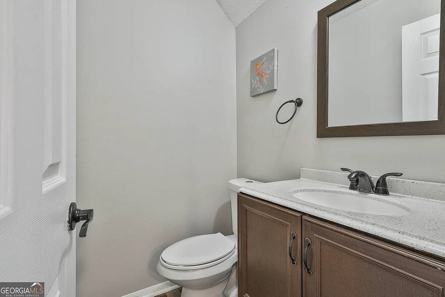 Building Photo - 202 Panstone Dr