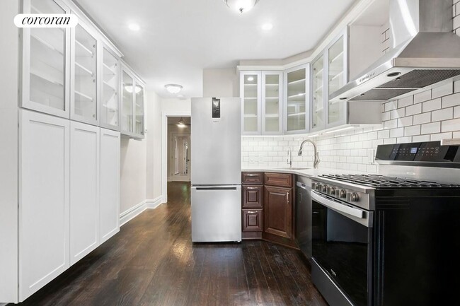 Primary Photo - 224A 6th Ave