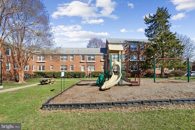 Building Photo - 6507 10th St