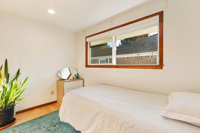 Building Photo - 10828 23rd Ave NE