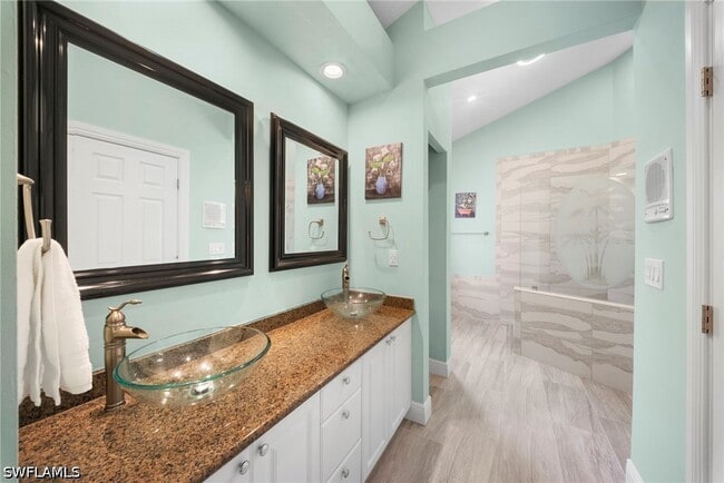 Building Photo - 159 Lady Palm Dr