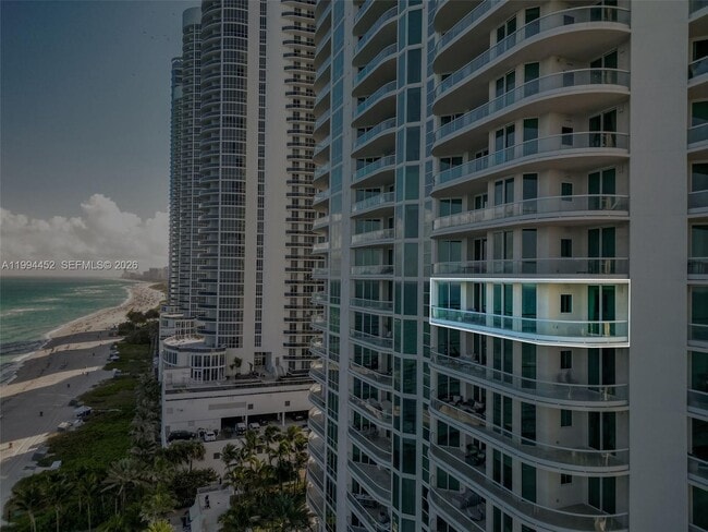 Building Photo - 16047 Collins Ave