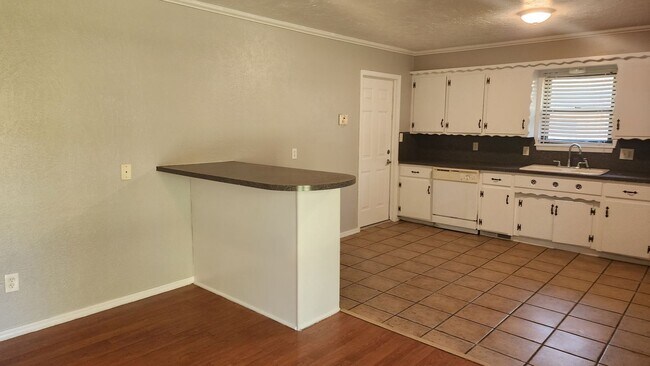 Building Photo - 1009 SW 70th
