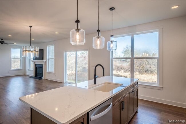 Building Photo - 5556 Hobart Ct