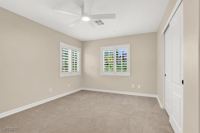 Building Photo - 74 Contrada Fiore Dr