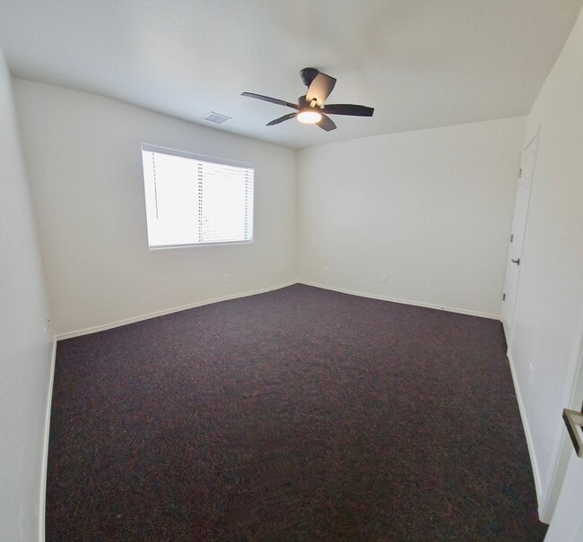 Building Photo - Excellent remodeled 2 bed 2 bath home in P...
