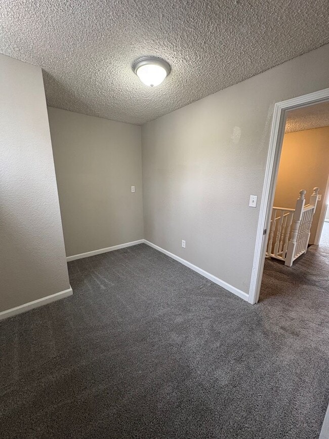 Building Photo - Move-in Ready and Full Of Charm! 4 Bedroom 2 Bath, Plus a Bonus Room.