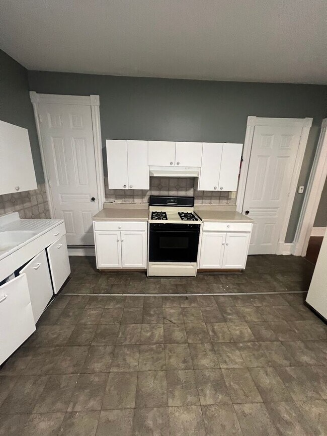 Building Photo - 405 Green Terrace