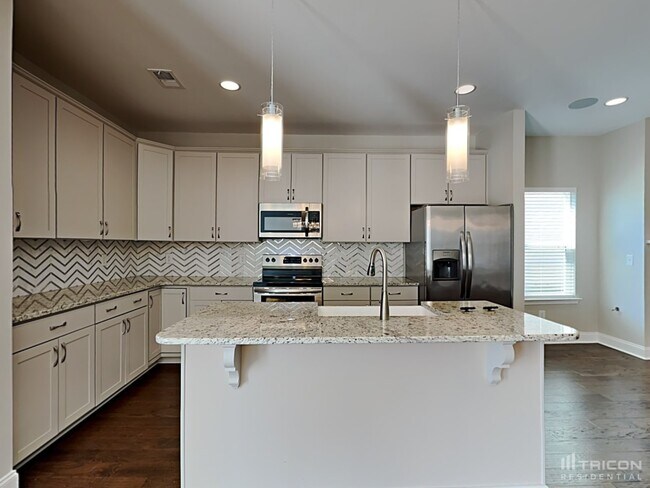 Building Photo - 1111 Westgate Dr