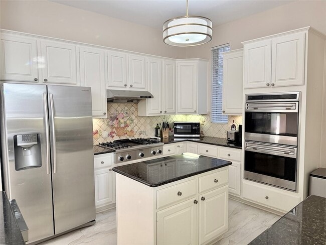 Building Photo - 1327 Barrington Dr