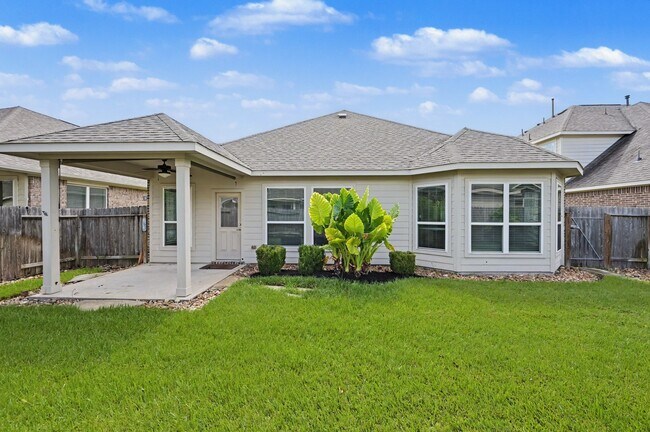 Building Photo - 21327 Somerset Shores Crossing