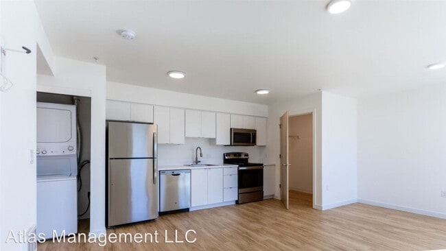 Primary Photo - 468 SE 202nd Ave